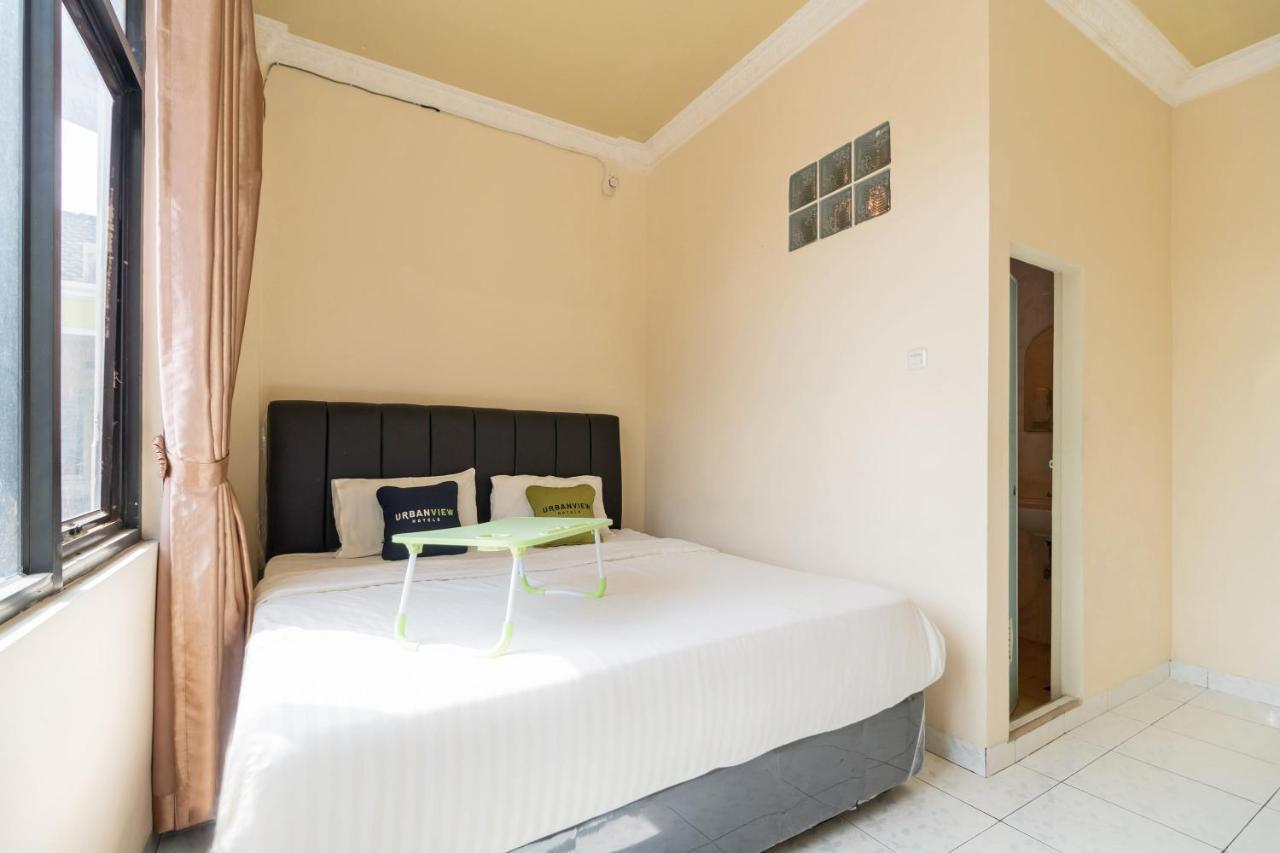 Urbanview Hotel Nugraha Palembang By Reddoorz Buitenkant foto